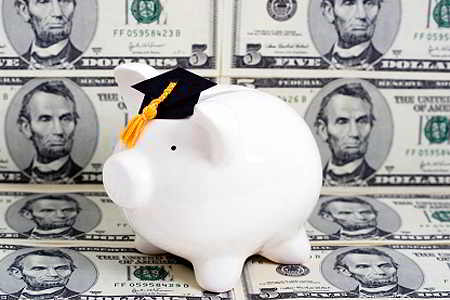 Image of piggy bank with graduation cap for story on financial aid